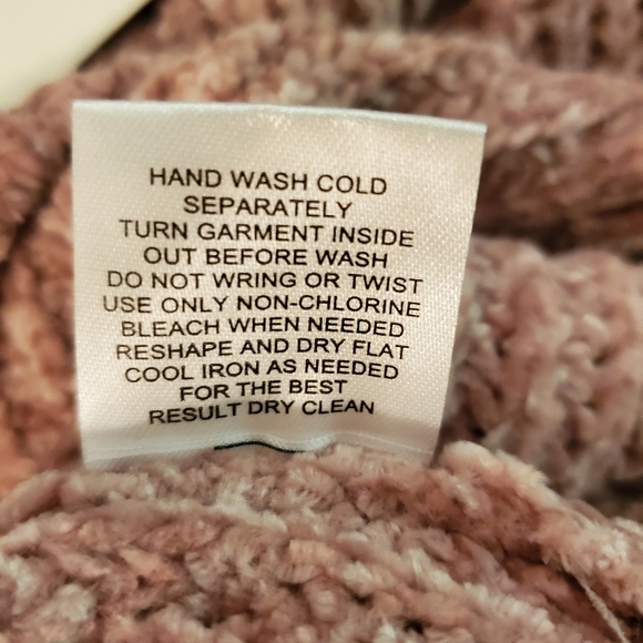 NWT Super Soft Pink Rose Turtleneck Sweater - Picture 6 of 6